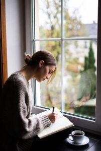 Memulai Hari dengan Hati yang Ringan dan Senyum Kecil